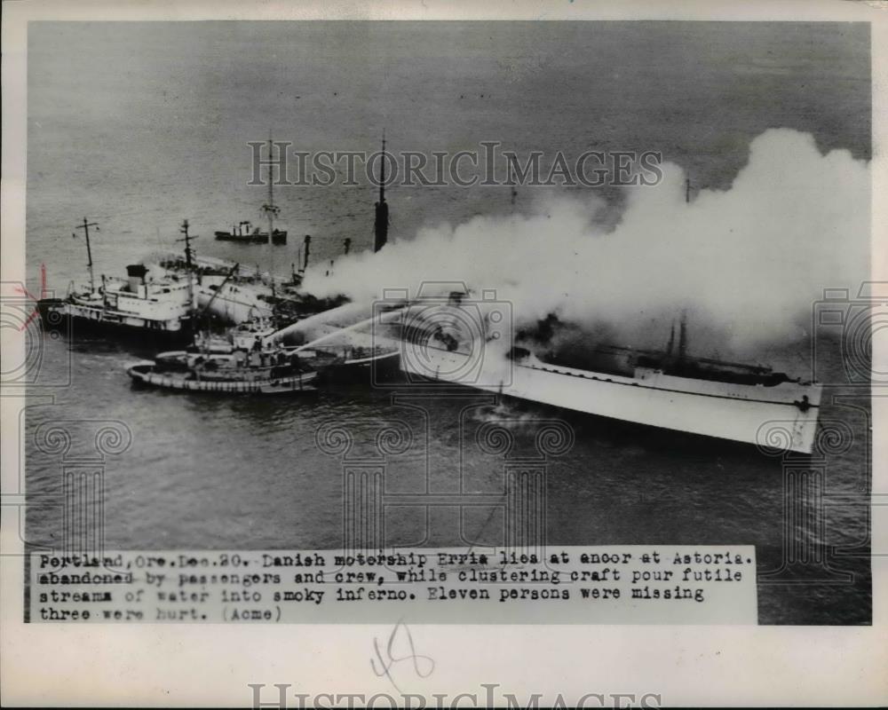 1951 Press Photo Danish Motorship Errie On Fire 11 Missing &amp; 3 Injured Portland - Historic Images