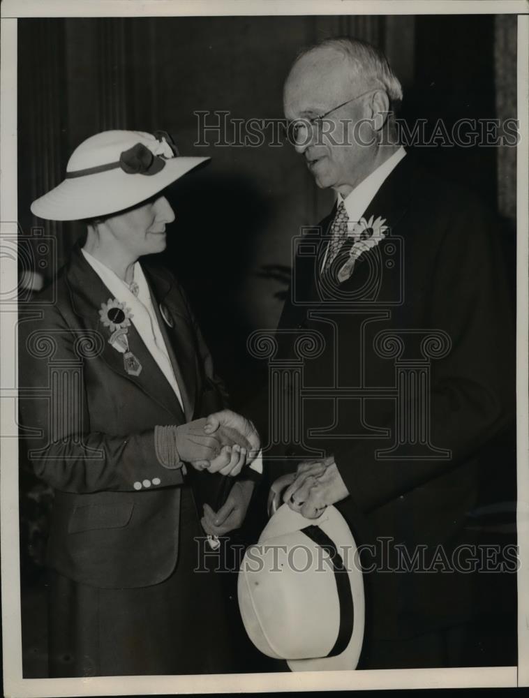 1936 Press Photo Mrs Mary Bailey &amp; Congressman Allen Treadway of Mass - Historic Images