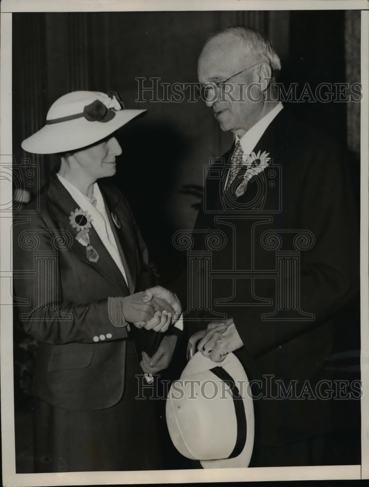 1936 Press Photo Mrs Mary Bailey & Congressman Allen Treadway of Mass - Historic Images