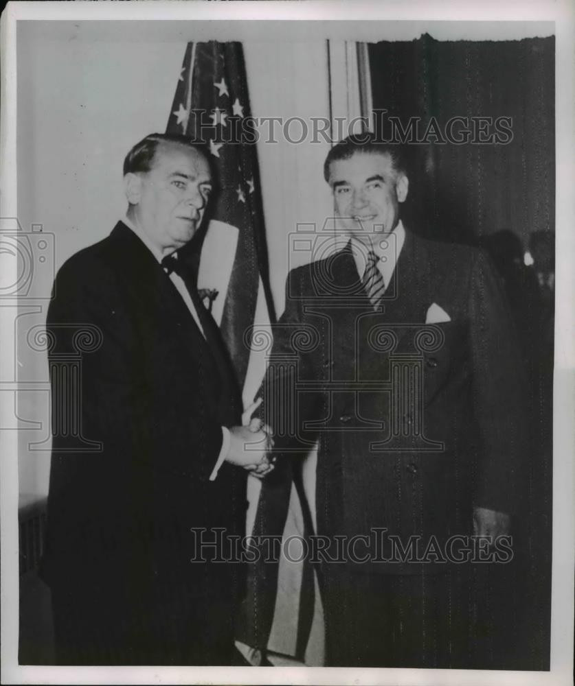 1952 Press Photo Ambassador William O&#39;Dwyer and Minister Agustin Garcie - Historic Images