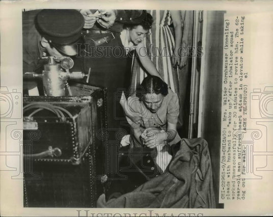 1948 Press Photo Chicago Mrs W Cornhauser & husband after heart attack - Historic Images