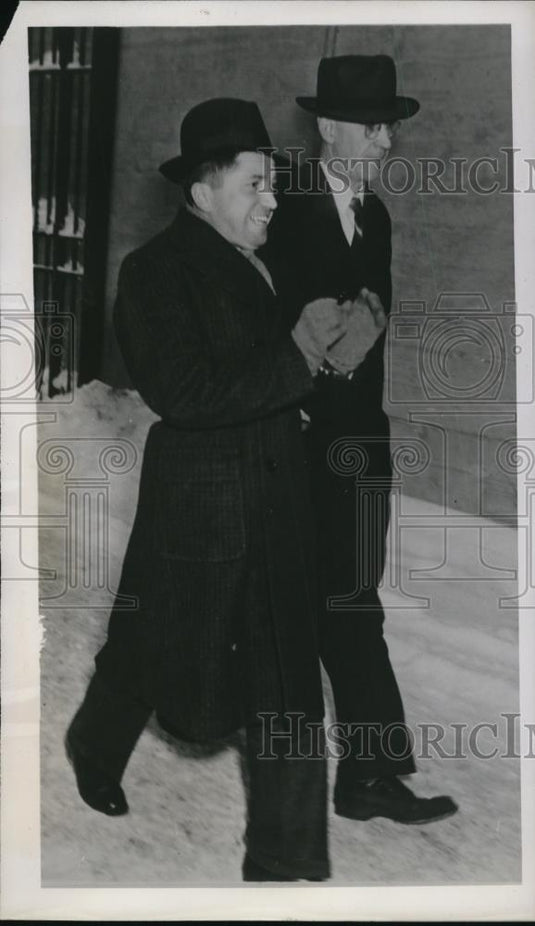 1940 Press Photo Out came Capt.Ivan Poderjay from the Auburn Prison - Historic Images