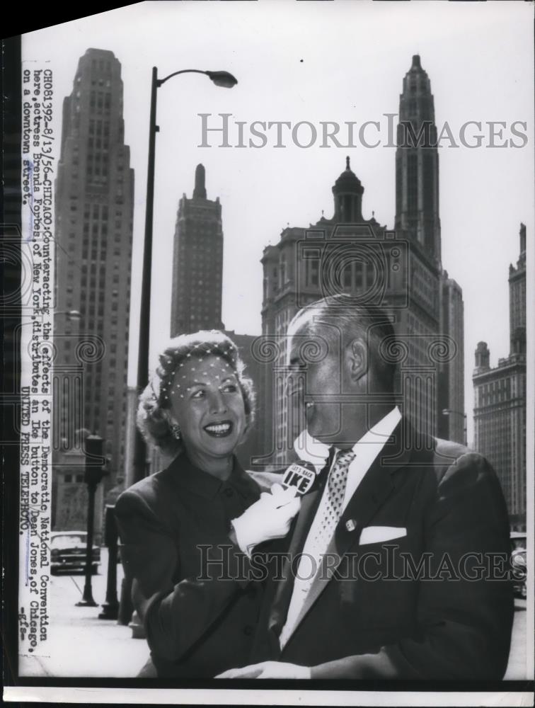 1956 Press Photo Actress Brenda Forbes at Democratic National Convention Report - Historic Images