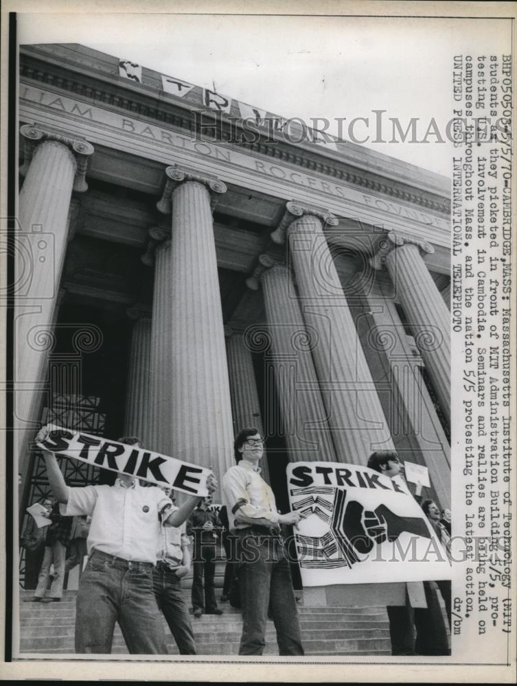 1970 Press Photo Massachusetts Institute of Technology (MIT) Students Protesting - Historic Images