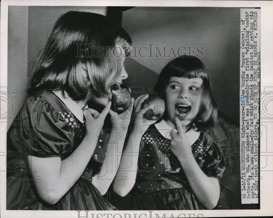 1951 Press Photo Jan Waring Tupper planned "wiggling tooth" party - Historic Images