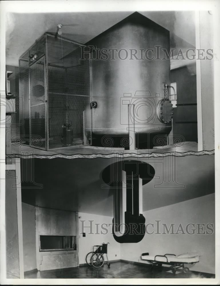 1941 Press Photo 2,000,000 Volt Xray Tube &amp; 10,000 Lb Steel &amp; Concrete Chamber - Historic Images