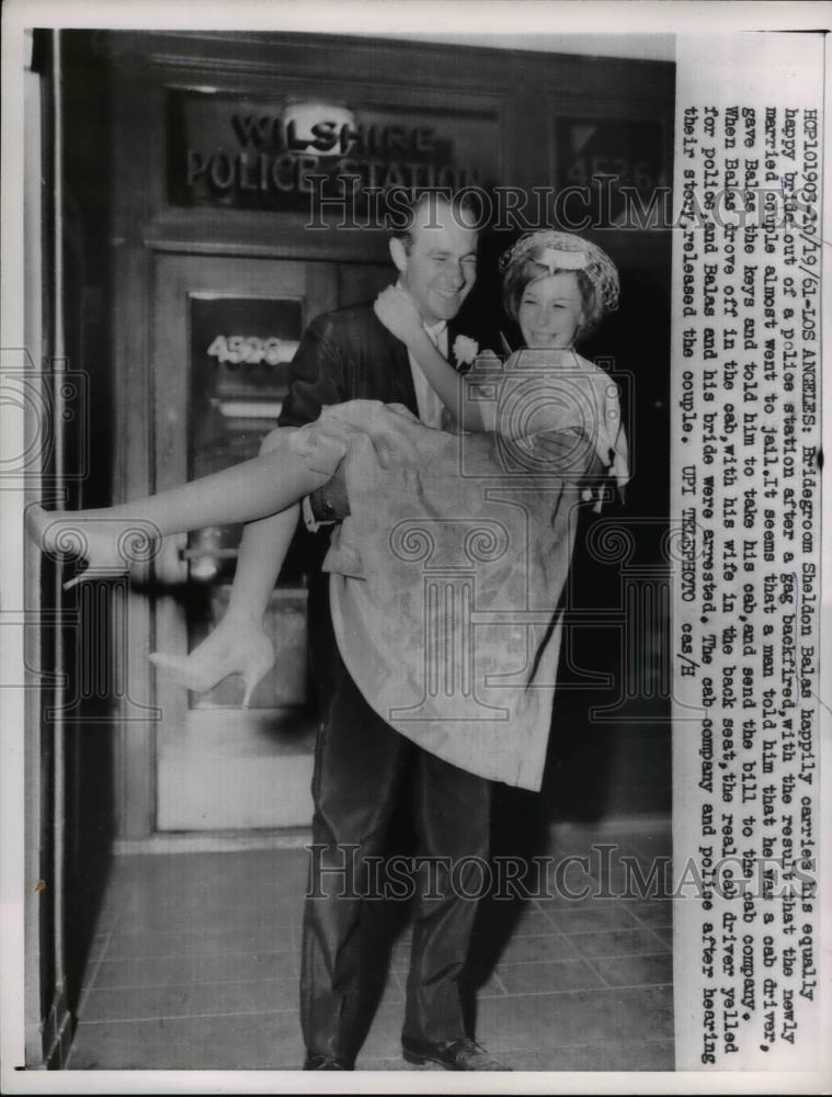 1961 Press Photo LA Calif Sheldon Balas &amp; bride arrested for stealing a cab - Historic Images