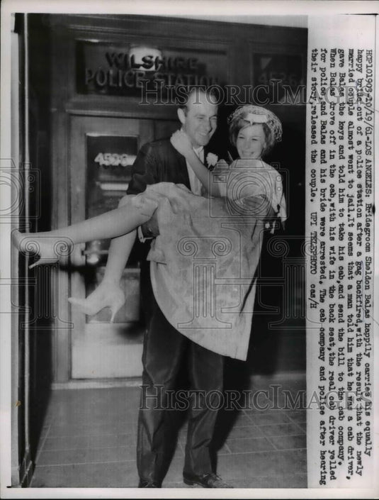 1961 Press Photo LA Calif Sheldon Balas & bride arrested for stealing a cab - Historic Images