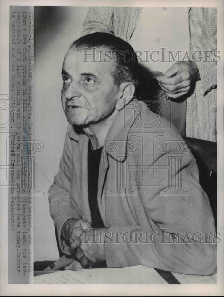 1952 Press Photo Miami Beach Fla Louis Sommer barber larceny theft charge - Historic Images