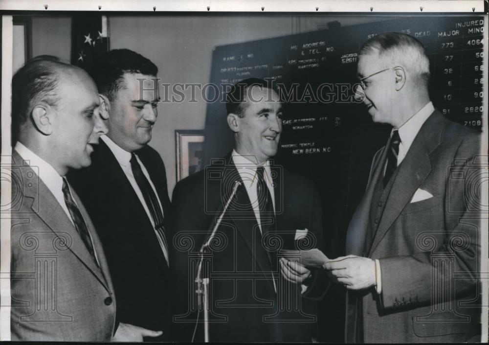 1955 Press Photo Leo Perlis, James C. Gilden, Ellsworth Bunker, Joseph A. Beirne - Historic Images