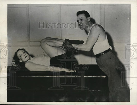 1931 Press Photo Boxer Charley White & student at his Chicago gym - nes26351 - Historic Images