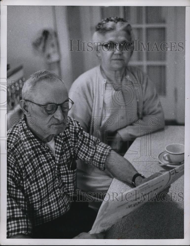 1958 Press Photo Joseph Paladino and Wife of New Rochelle, New York - Historic Images