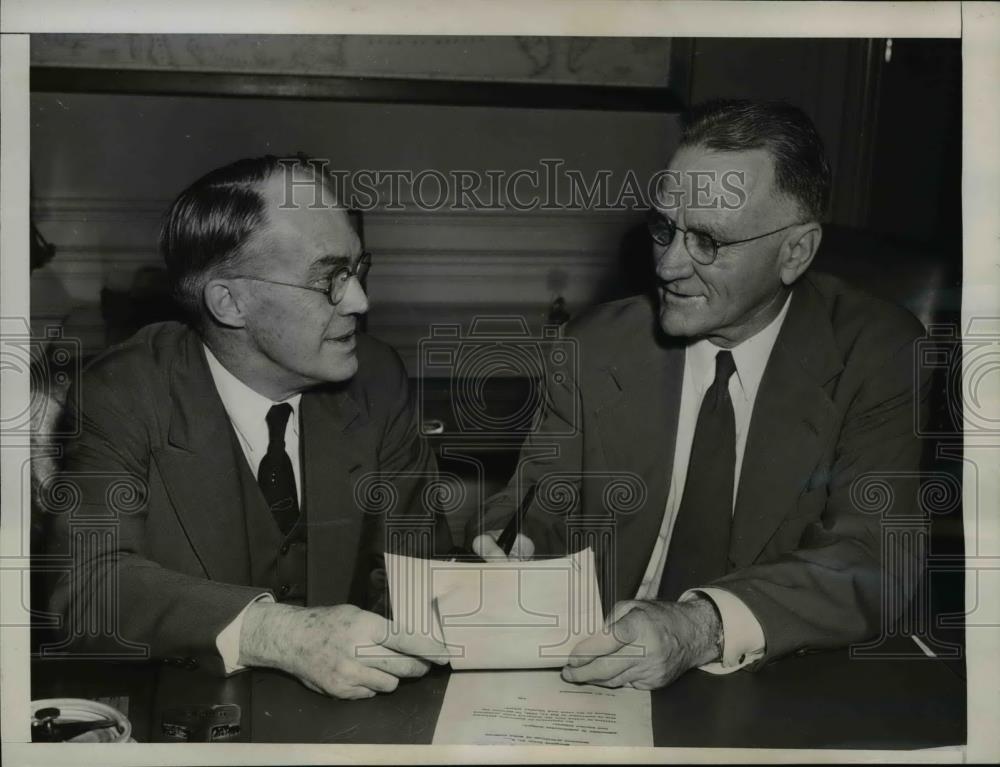 1946 Press Photo Wash DC Charles Bufod VP Chicago RR &amp; UM Johnson ODT director - Historic Images