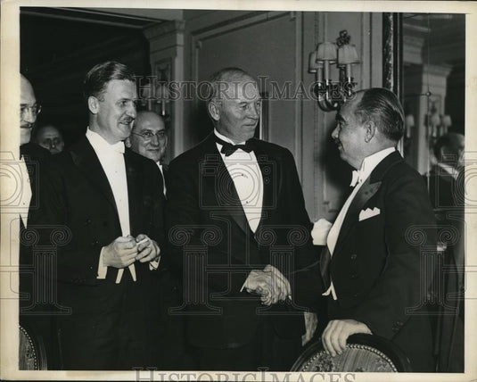 1934 Press Photo of Cpt. Fried being celebrated by marine association. - Historic Images