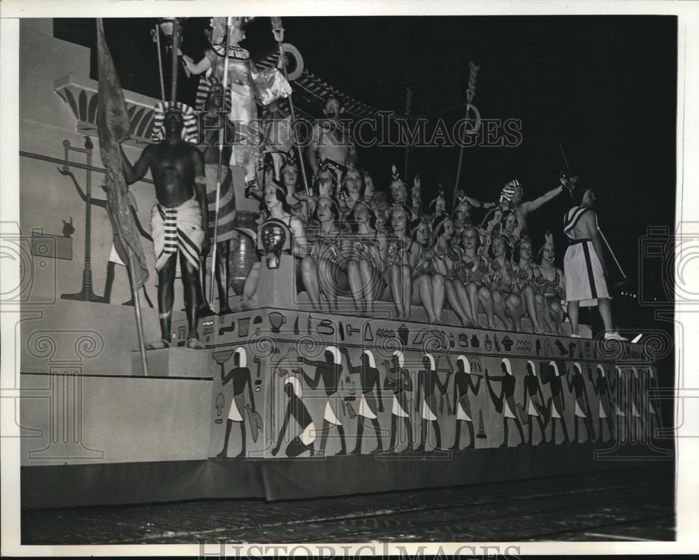 1935 Press Photo Girls from the banks of the Nile pictured during the pageant - Historic Images