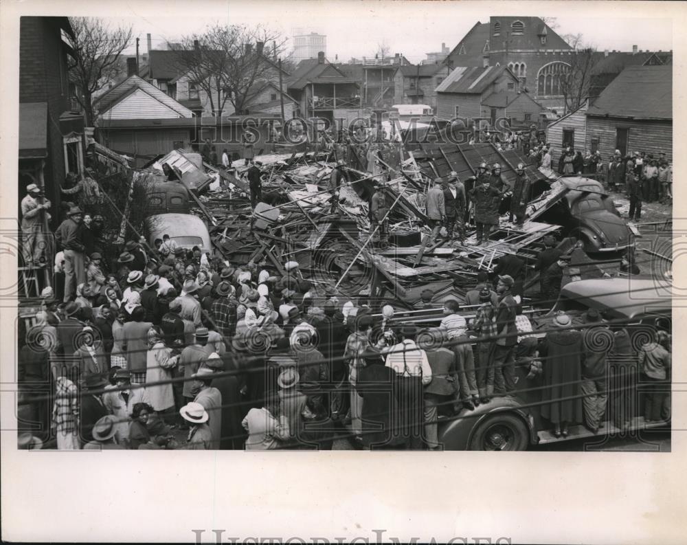 1950 Press Photo House Explosion / Fire Wreckage, Cleveland Ohio - Historic Images