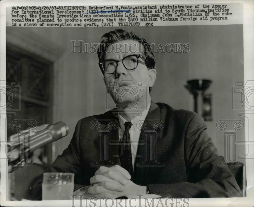 1967 Press Photo of Rutherford M. Poats assistant administrator of the Agency - Historic Images