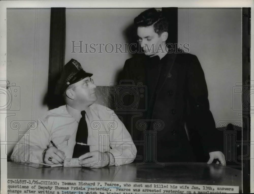 1952 Press Photo Yoeman Richard F. Pearce with Deputy Thomas Priola - Historic Images