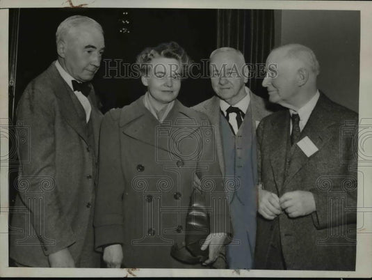 1943 Press Photo Wash DC News Editors Elmer Davis, Ovetta Culp, Joe Daniels - Historic Images