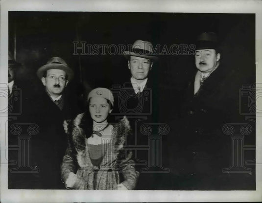1933 Press Photo US Ambassador William Bullitt & Daughter Arriving in Paris - Historic Images