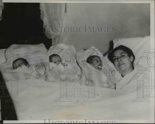 1936 Press Photo Mrs Elmer Schultz & Triplet Sons Born 5 Minutes Apart - Historic Images