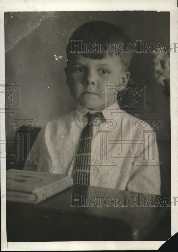 1930 Press Photo Thomas Hall Injured from Bomb in Christmas Gift in Maryland - Historic Images