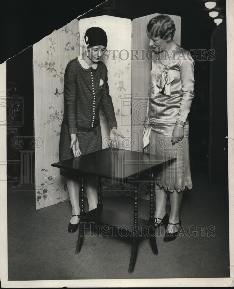 1929 Press Photo Gracefully designed table for refreshments and play cards - Historic Images