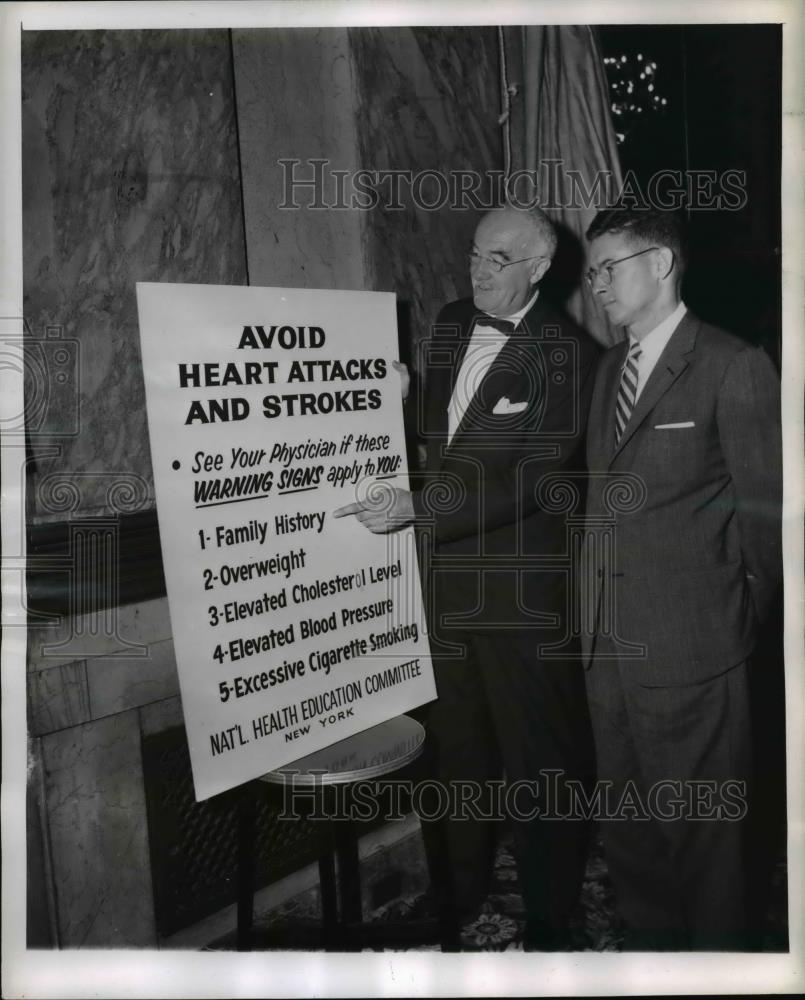 1957 Press Photo Dr. Frederick and Dr. Stare Professor of Nutrition - Historic Images