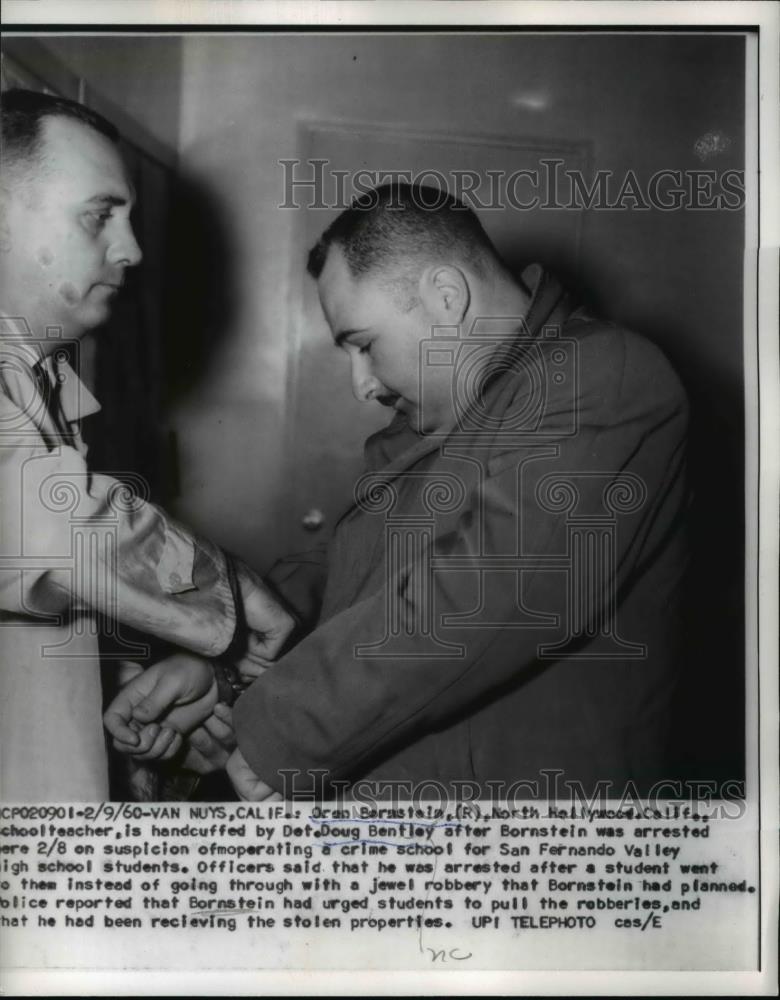 1960 Press Photo Van Nuys Calif Oran Bernstein &amp; Det Bentley crime school - Historic Images