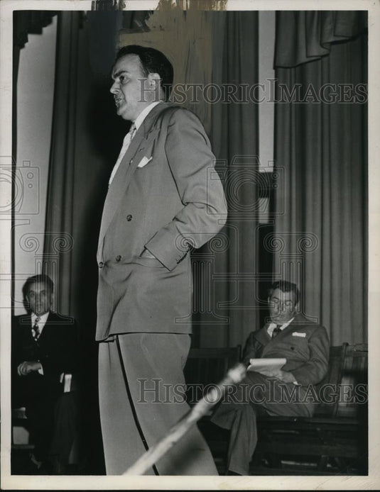 1949 Press Photo Franklin Polk Speaking at Oliver Hazerd Perry School - Historic Images