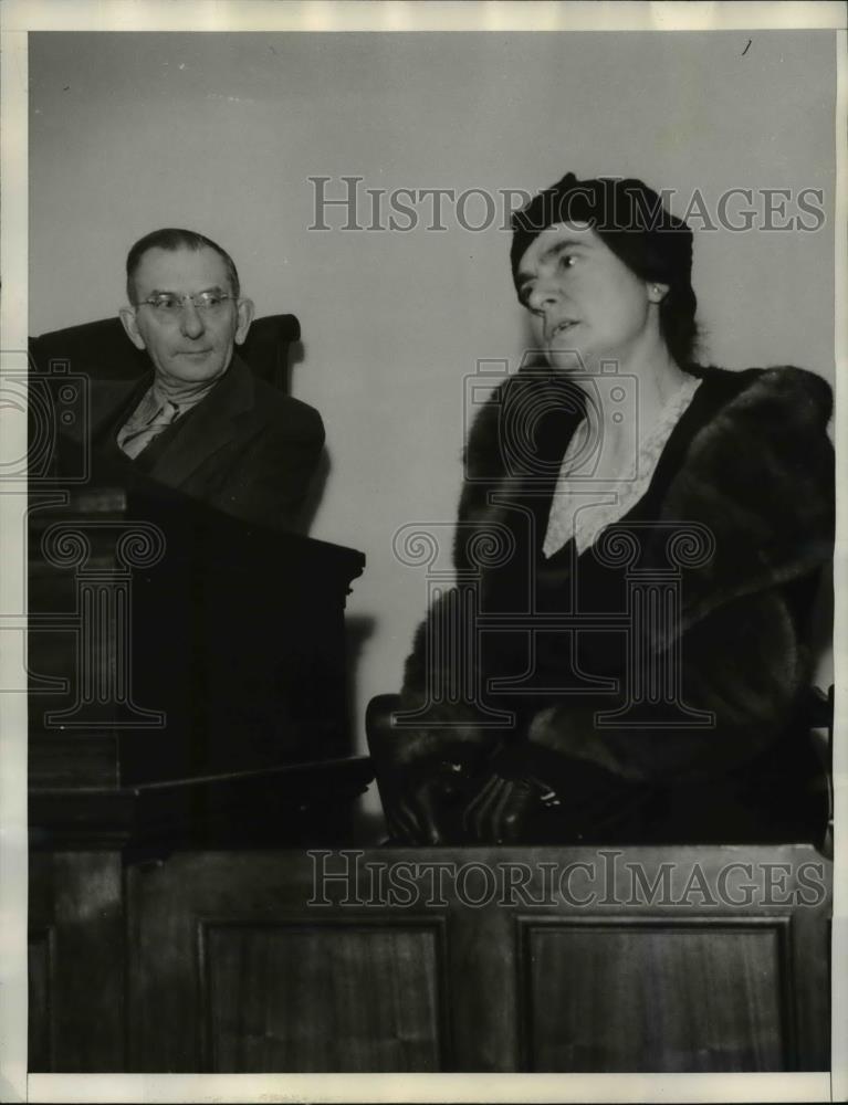 1935 Press Photo Marian Ganom, Louis F. Schuette Jail Death Trial Witness - Historic Images