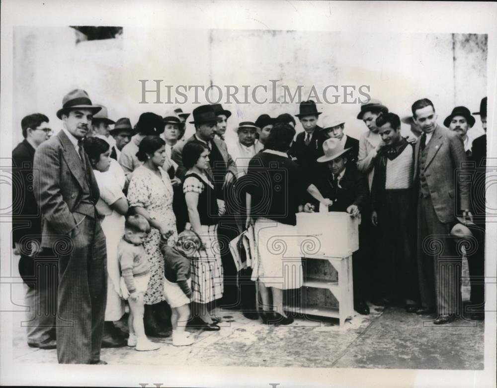 1937 Press Photo Voting in Mexican Congressional Elections - Historic Images