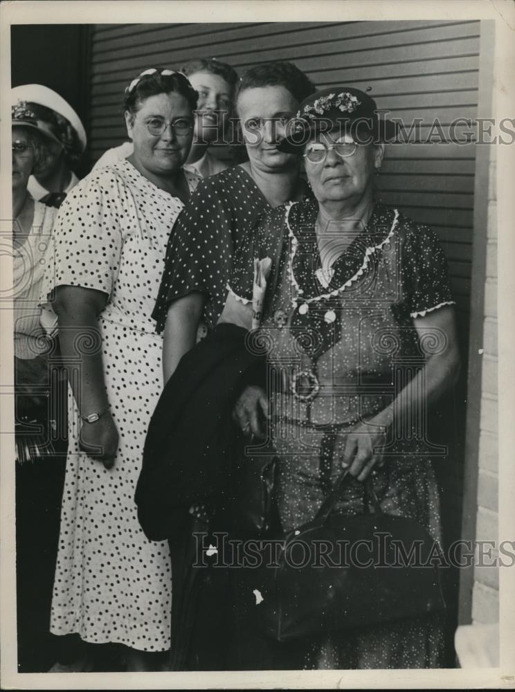 1938 Press Photo Mrs. Dara Richter, Mrs. Moe Wolfrath &amp; Miss Adlyn Cooper - Historic Images