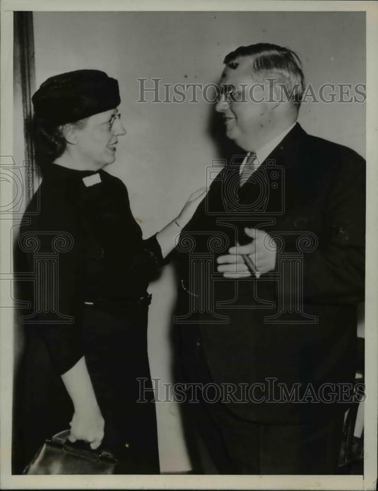 1938 Press Photo Rev Harold Zeis & wife at Steubenville Ohio Episcopal church - Historic Images