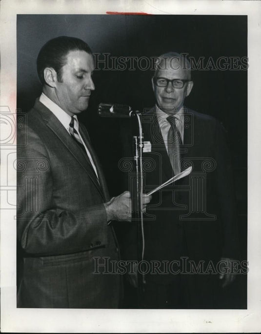 Press Photo Harold L Enorson & Harold A Drehes - Historic Images