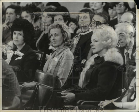 1971 Press Photo of the Apollo 14 astronauts wives, Mrs. Rosse, Mrs. Shepard, - Historic Images