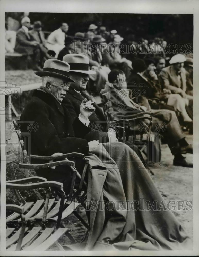 1935 Press Photo King Gustaf of Sweden at a tennis match in France - Historic Images
