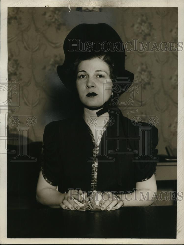 1938 Press Photo Mrs. Wiu D. Sweeny - Historic Images