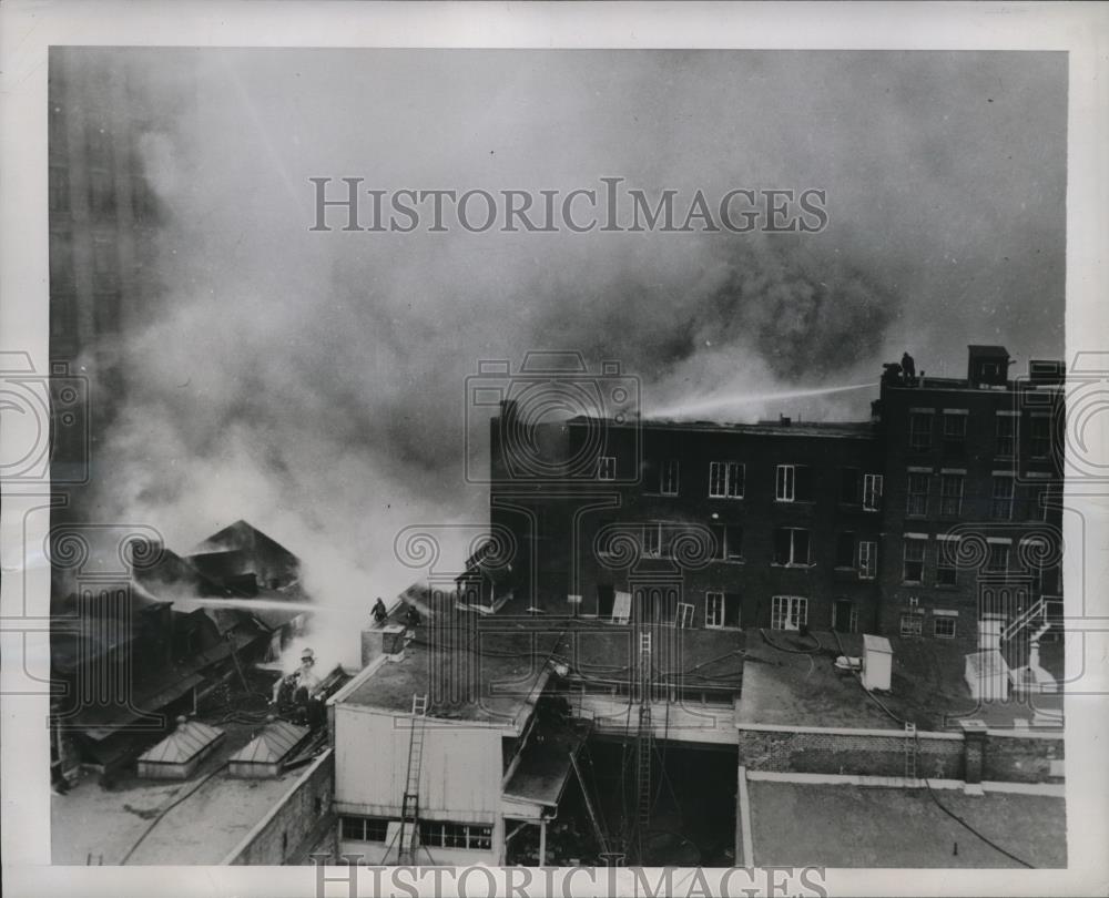 1945 Press Photo Montreal, Canada fire damage - Historic Images