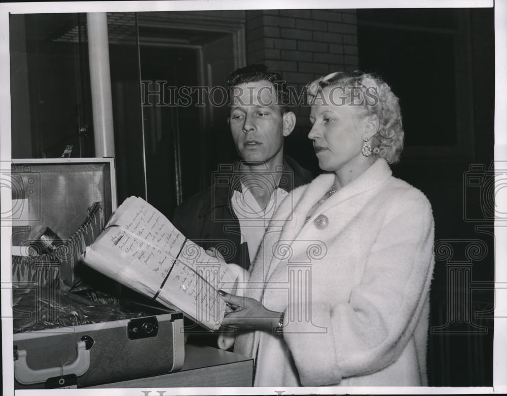 1957 Press Photo Chicago: Mr and Mrs Louis Girard - Historic Images