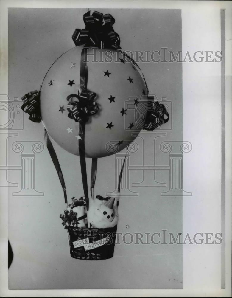 1957 Press Photo Balloon Christmas Ornament - Historic Images