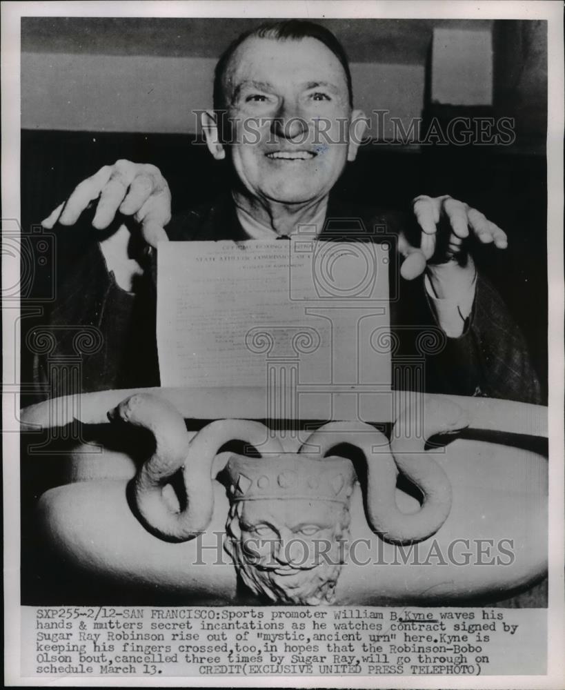 1952 Press Photo San Francisco sports promoter Wm Kyne & contract SR Robinson - Historic Images