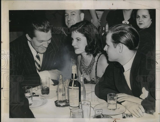 1939 Press Photo Brenda Frazier at New York La Conga with Peter Arno & B Livings - Historic Images