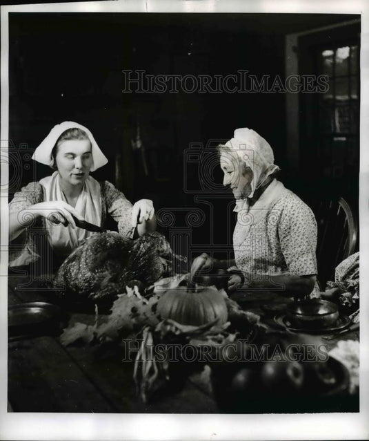 1957 Press Photo Sturbridge Mass Thanksgiving dinner at village - Historic Images
