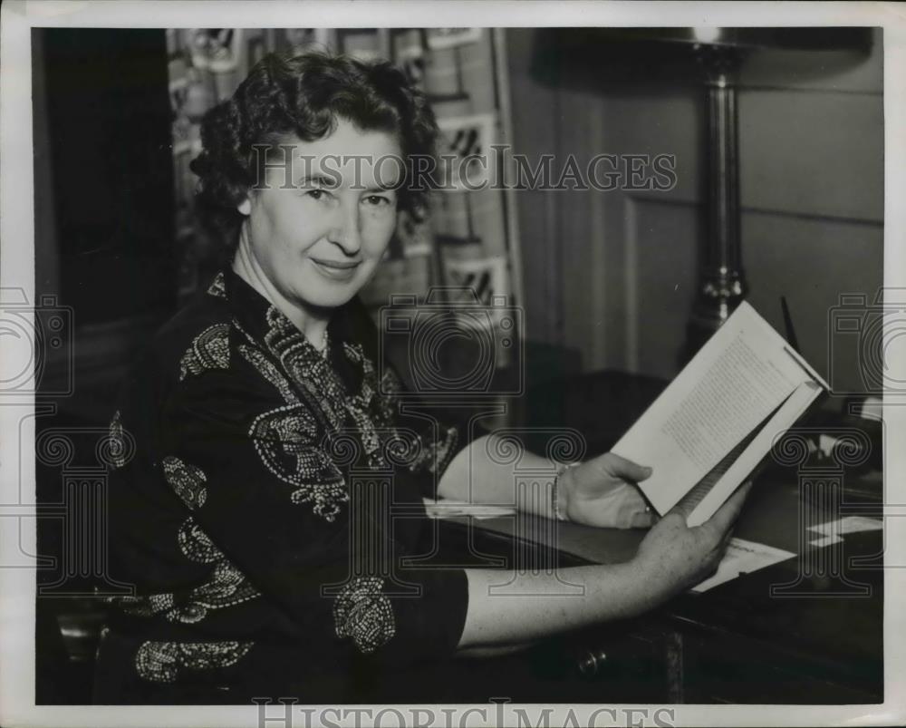 Press Photo Author Bonaro W. Overstreet - nee14621 - Historic Images