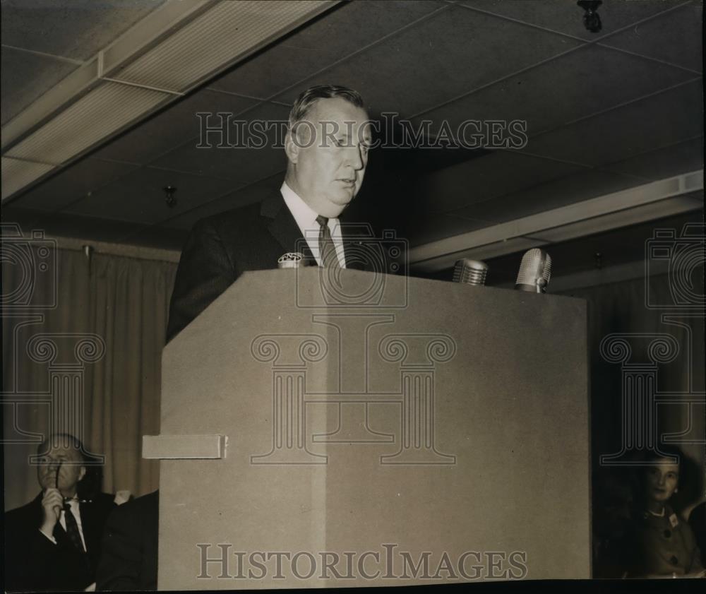 1961 Press Photo Mundy I Peale President Republic Aviation Corporation - Historic Images