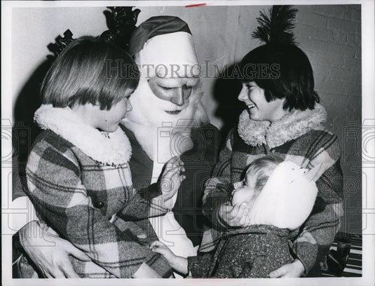 1967 Press Photo Teresa Permosky, Christephor krinkle, & Debra & Randy Pernosky - Historic Images