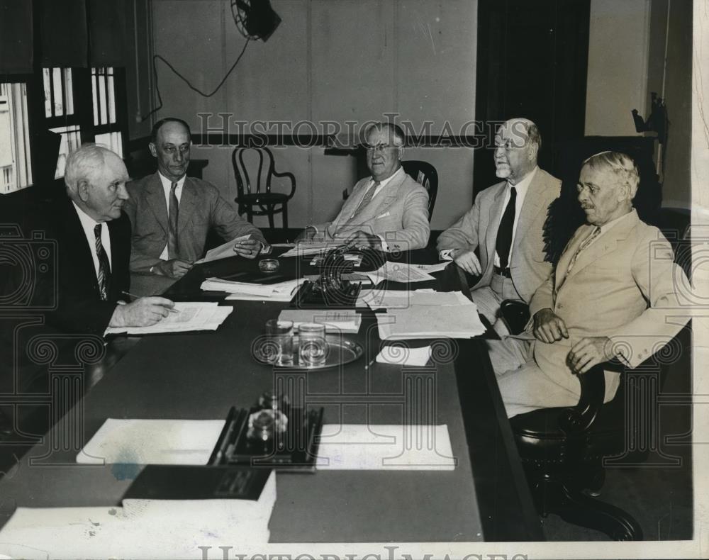 1933 Press Photo Federal Trade Commission EL Davis,G Ferguson - nee14129 - Historic Images