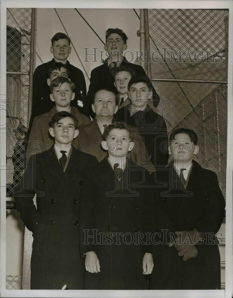 1938 Press Photo England School and Howard Evans - nee16159 - Historic Images