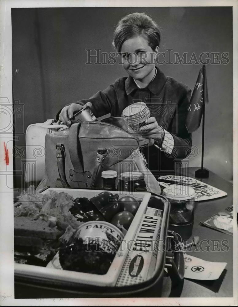 1967 Press Photo Inga Peetz, Denmark woman in the food store - nee15604 - Historic Images